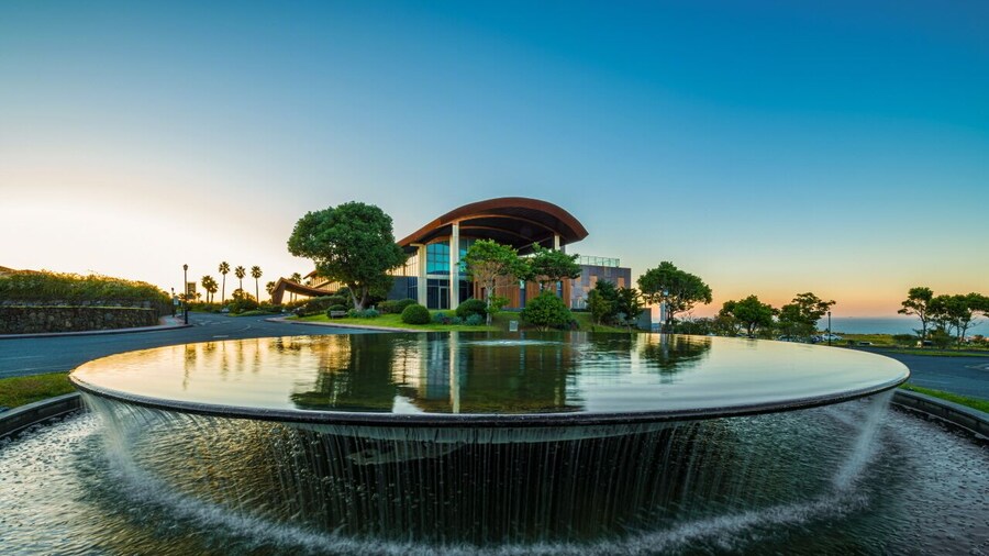 Camphortree Hotel & Resort