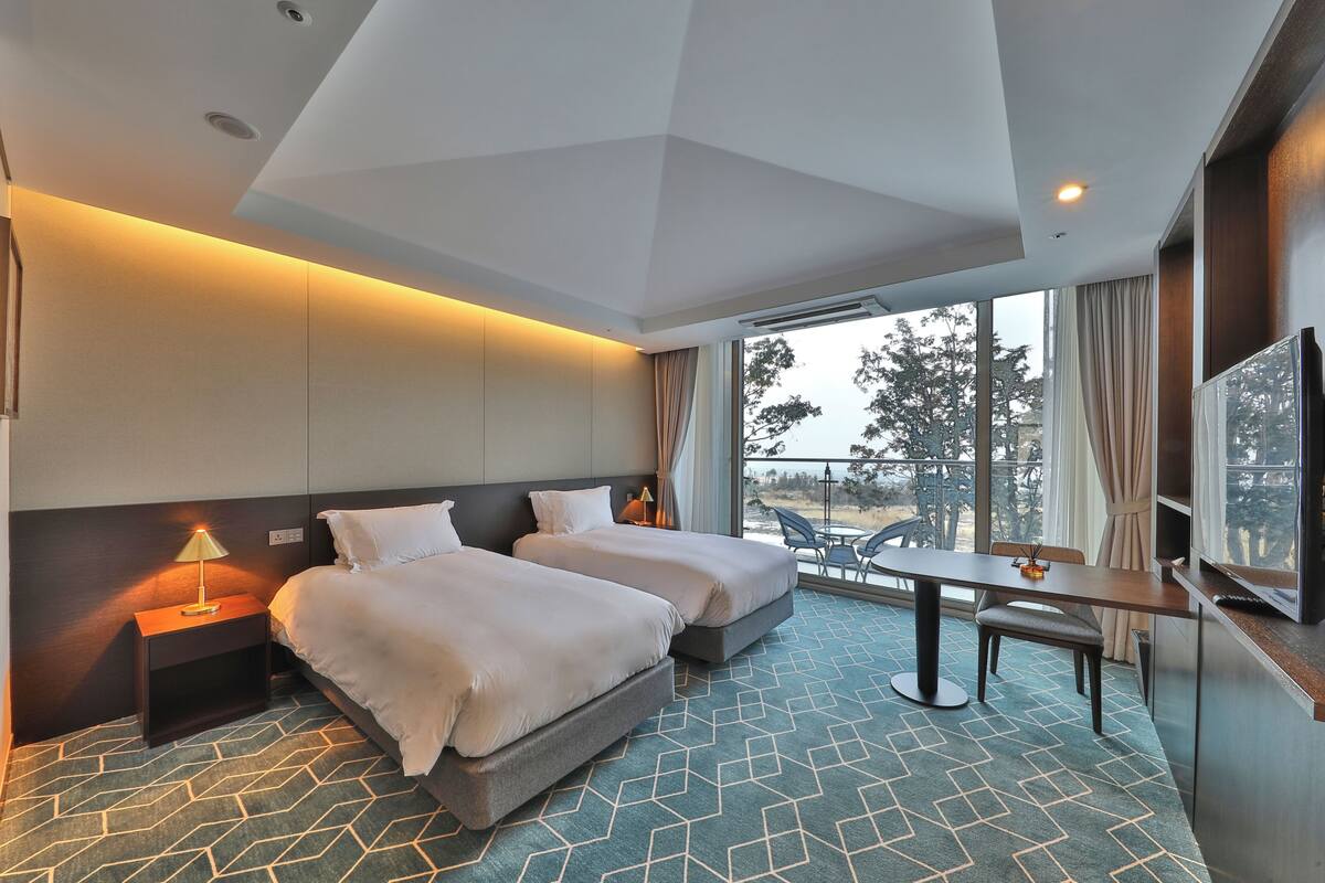 [Hotel] Family Twin | Tirai kedap cahaya, Wi-Fi gratis, dan didekorasi berbeda-beda