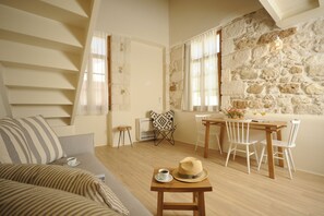 32-Zoll-Smart-TV mit Satellitenempfang, Fernseher