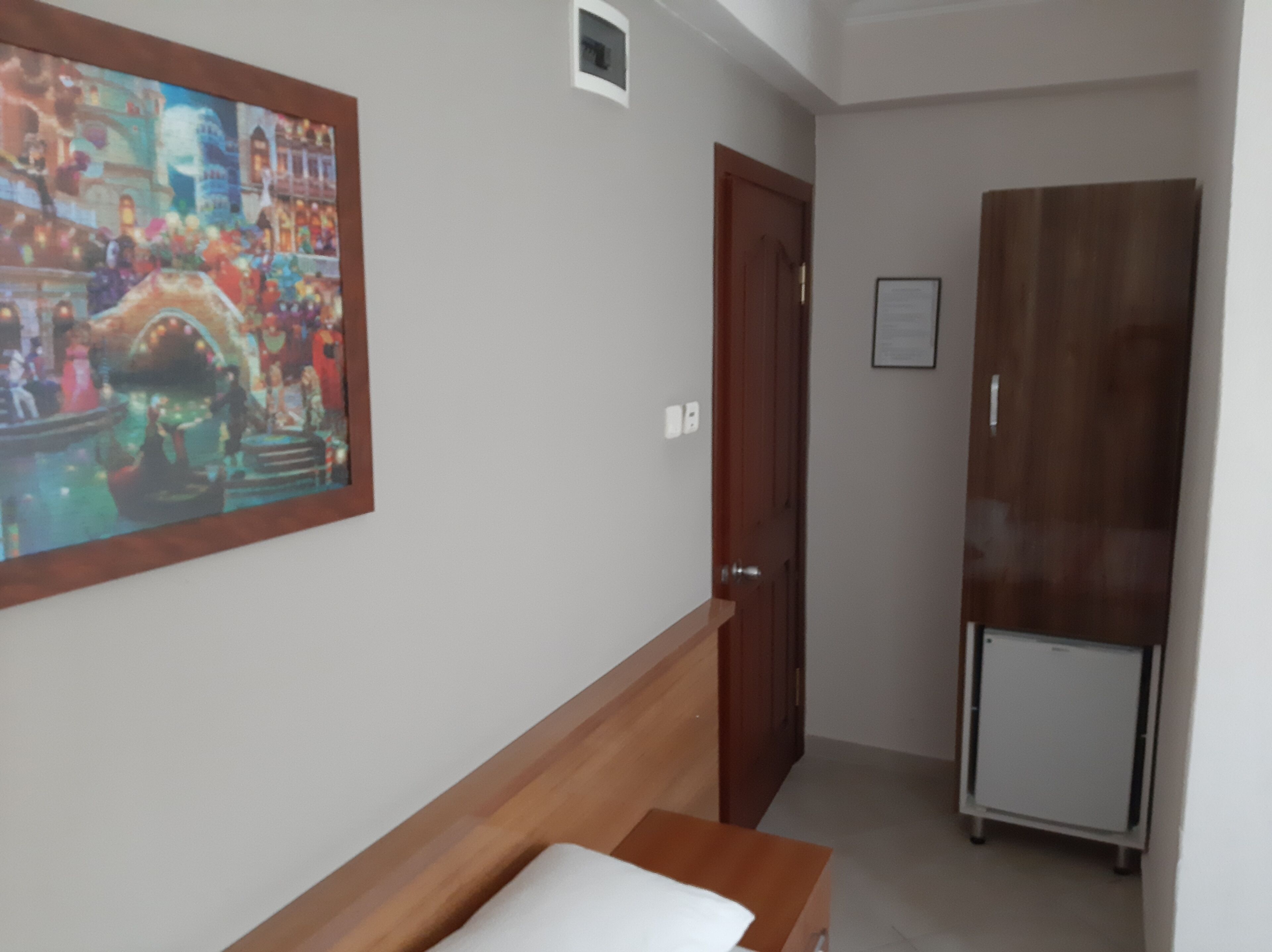 standard double room | minibar, iron/ironing board, free cots/infant beds, free wifi