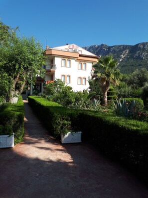 Property entrance - Everest Apart Hotel (Fethiye)
