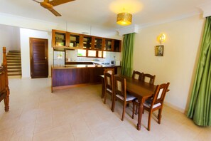 Safe på rommet, individuelt dekorert, individuelt innredet og skrivebord