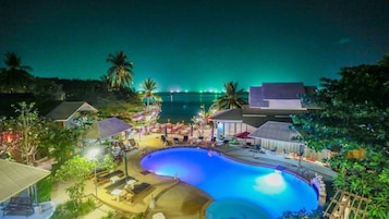 Outdoor pool, open 8:00 AM to 2:00 PM, pool loungers