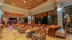 Spécialités Cuisine locale et internationale