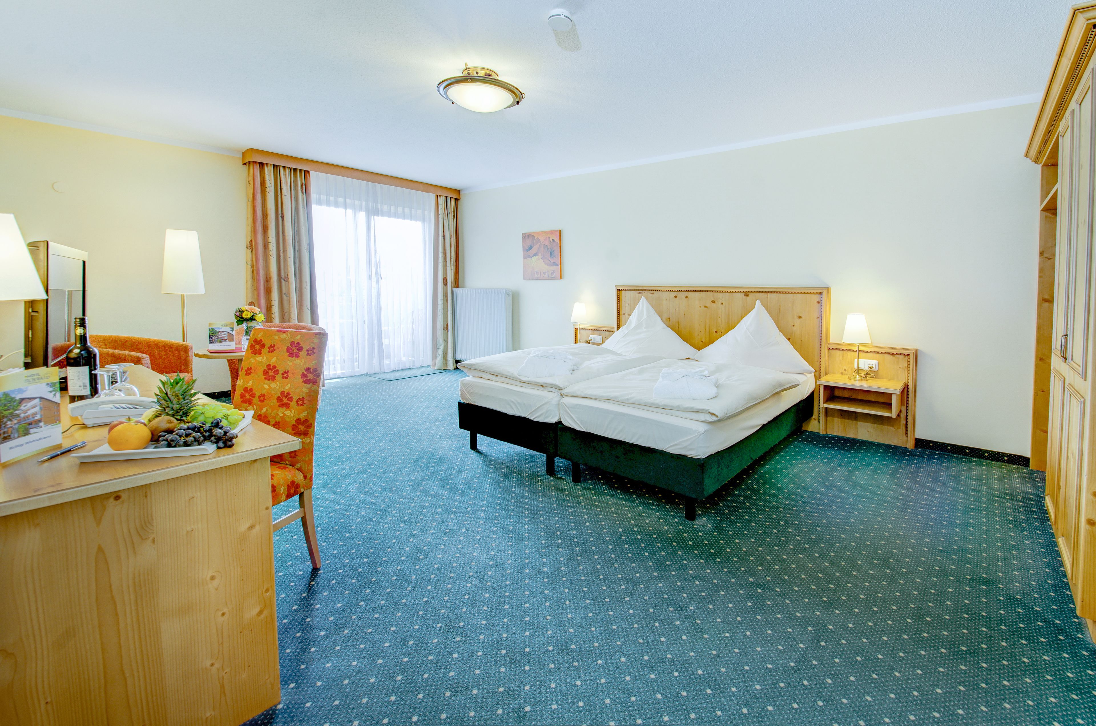 classic double room | in-room safe, desk, cots/infant beds, rollaway beds