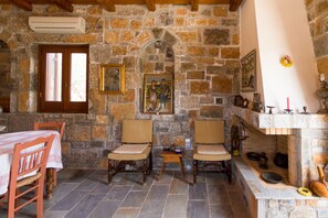 Traditional Stone Studio | In-room dining - Athena Villas Olive Grove & Estate (Hersonissos)