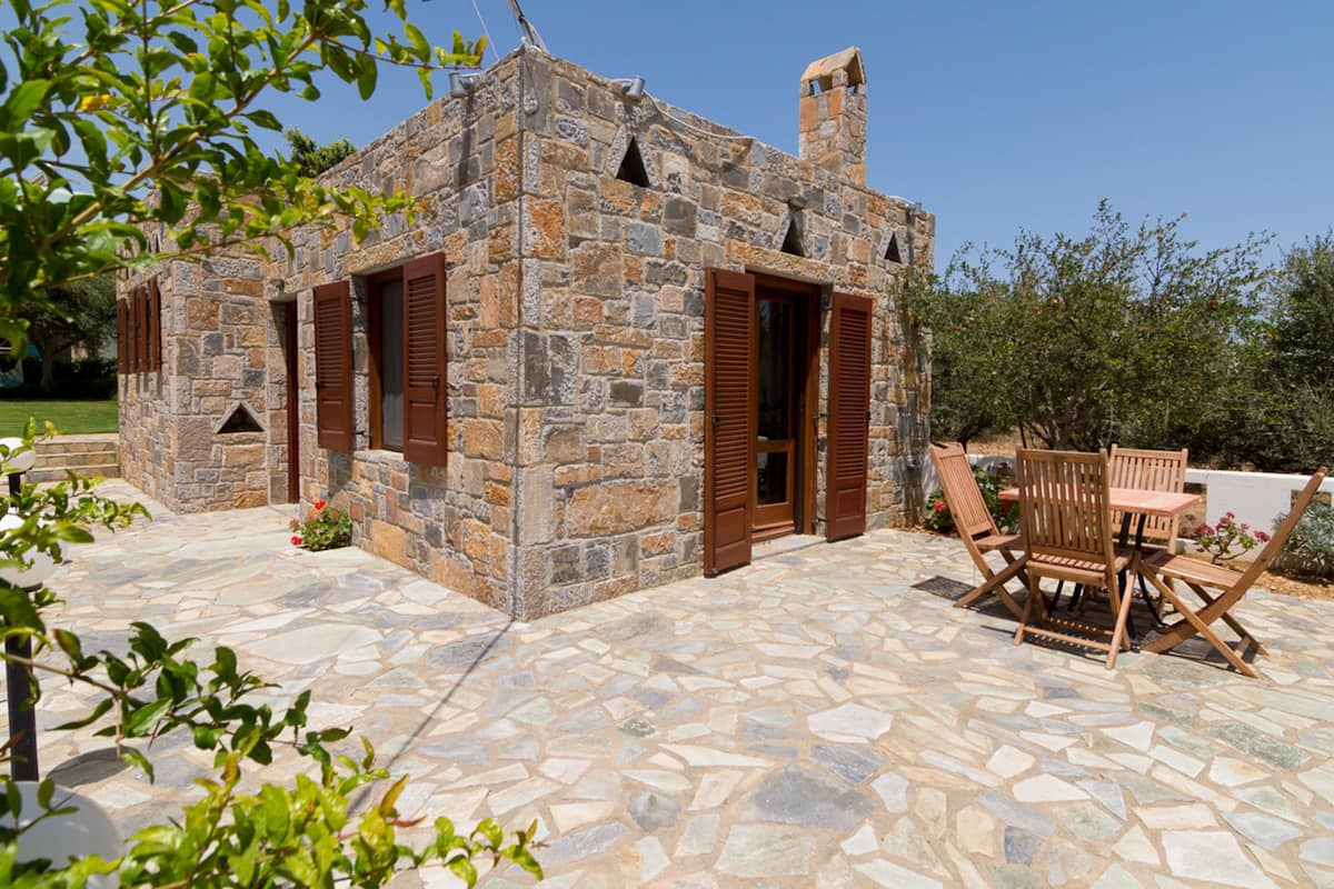 Traditional Stone Studio | Terrace/patio