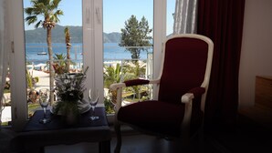 Romantic Room (Red) | Living area - Dora Beach Hotel (Marmaris)