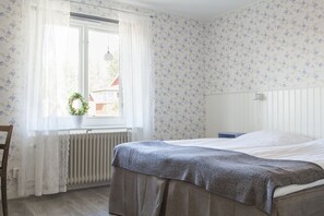 بديكورات فريدة لكل غرفة وطراز فريد لكل وحدة ومكواة/لوح كي