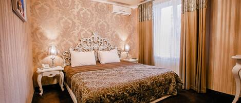 Premium bedding, minibar, in-room safe, desk