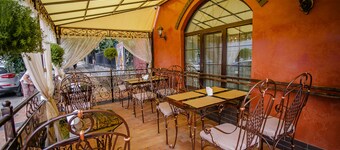 Aristocrat Hotel