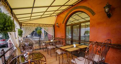 Aristocrat Hotel