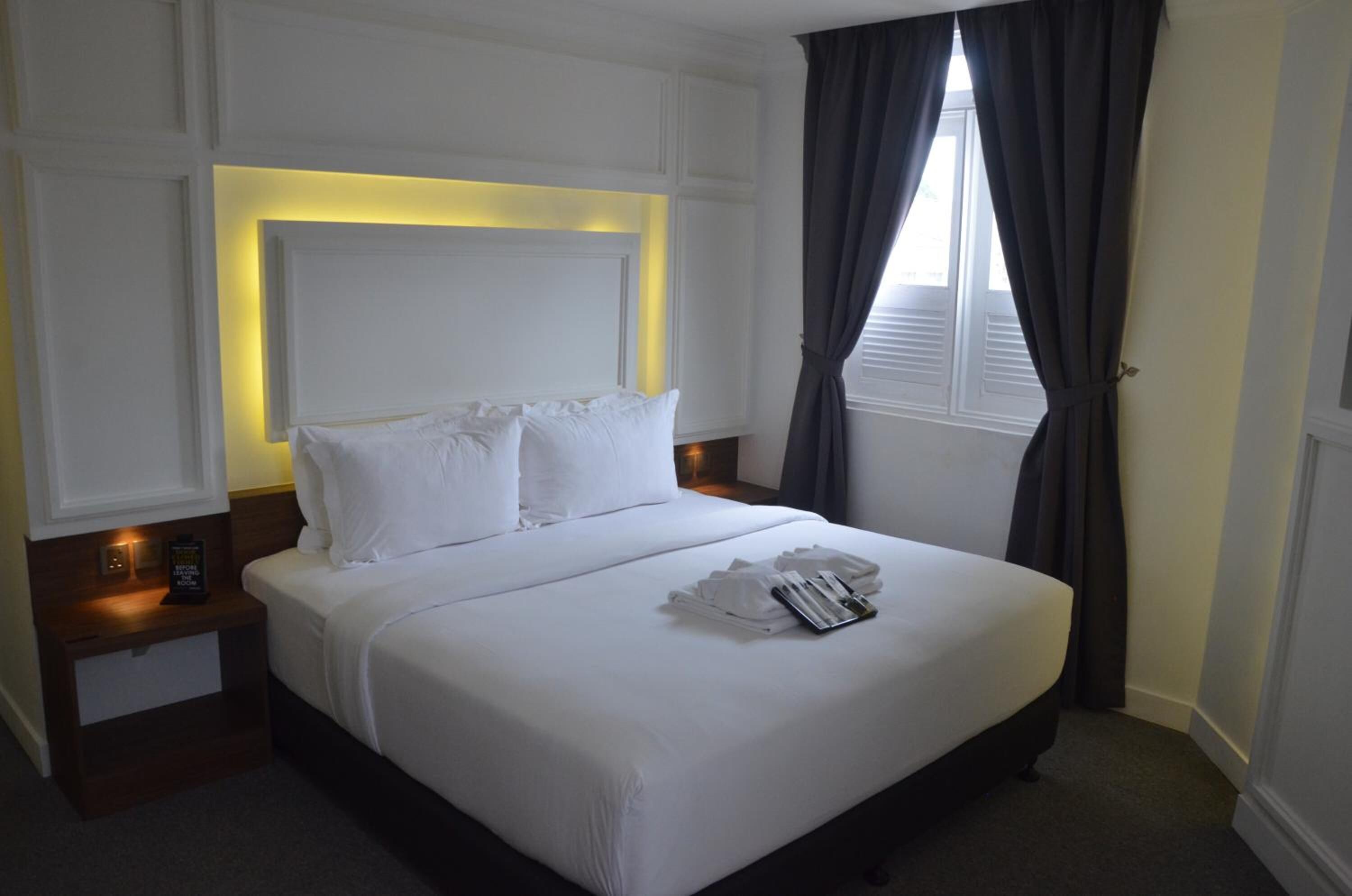 in-room safe, desk, iron/ironing board, free wifi