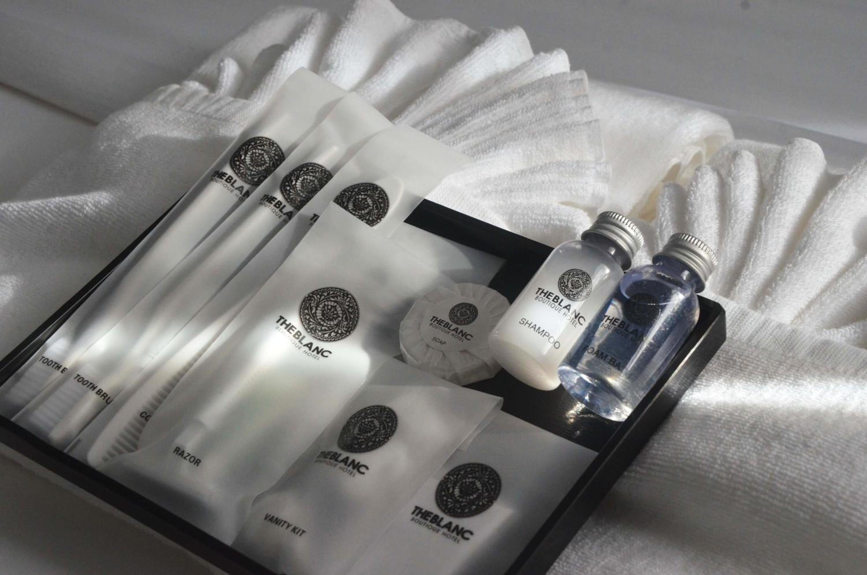 shower, free toiletries, hair dryer, bidet