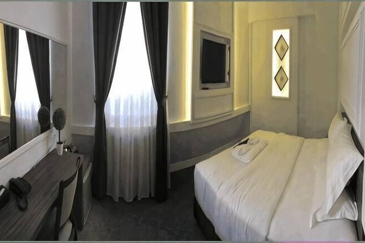 In-room safe, desk, iron/ironing board, free WiFi