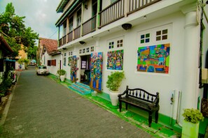 Front of property - Antic Guesthouse (Galle)