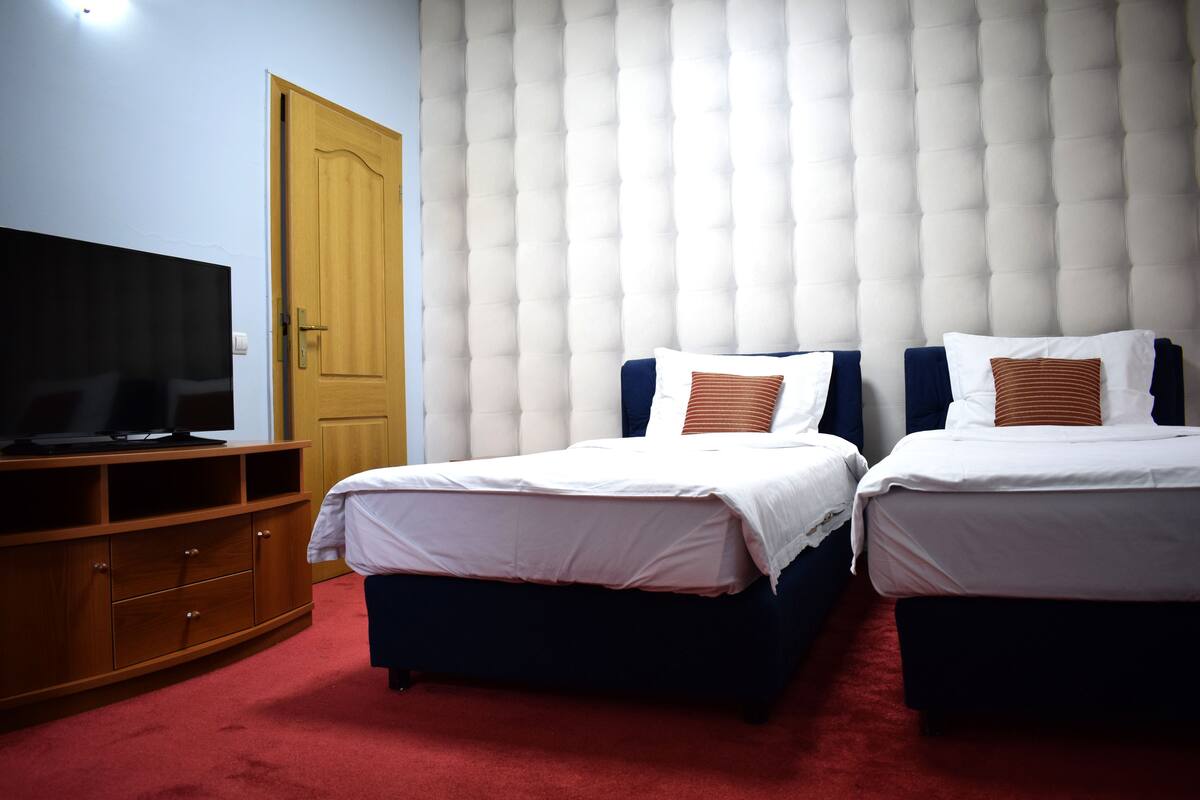Chambre Standard Double ou avec lits jumeaux | Minibar, bureau, Wi-Fi gratuit, draps fournis
