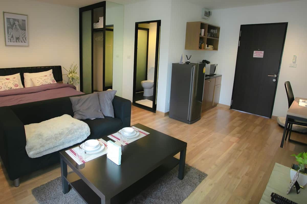 Suite | 1 bedroom, desk, blackout drapes, soundproofing