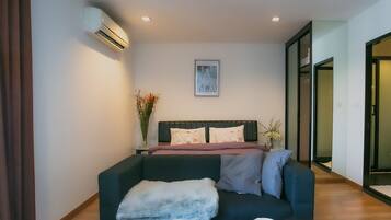 Suite | 1 bedroom, desk, blackout drapes, soundproofing