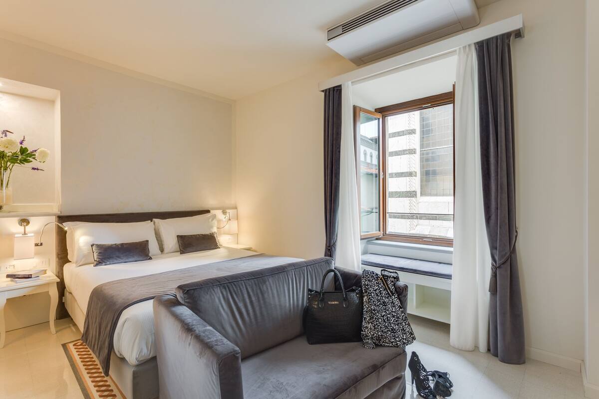 In-room safe, desk, soundproofing, free WiFi