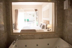 Room, Jetted Tub