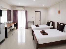 Budget Twin  | Desk, iron/ironing board, free WiFi, bed sheets