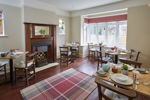 Nach Wunsch zubereitetes Frühstück am Wochenende (8.50 GBP pro Person)