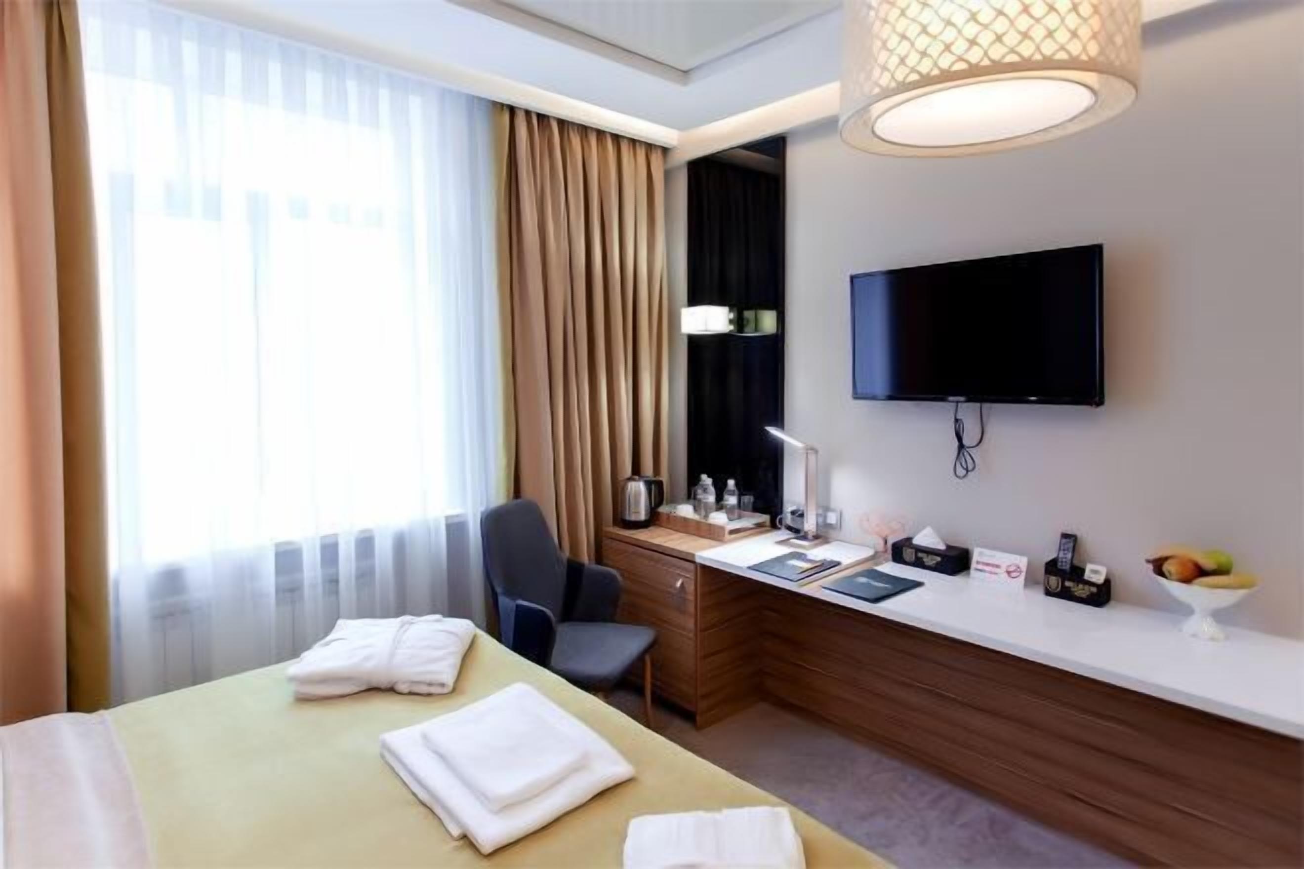 Minibar, in-room safe, individually decorated, individually furnished