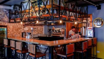 Se ofrece un desayuno bufé (5000 KZT por persona)