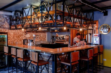 Desayuno buffet diario (KZT 5000 por persona)