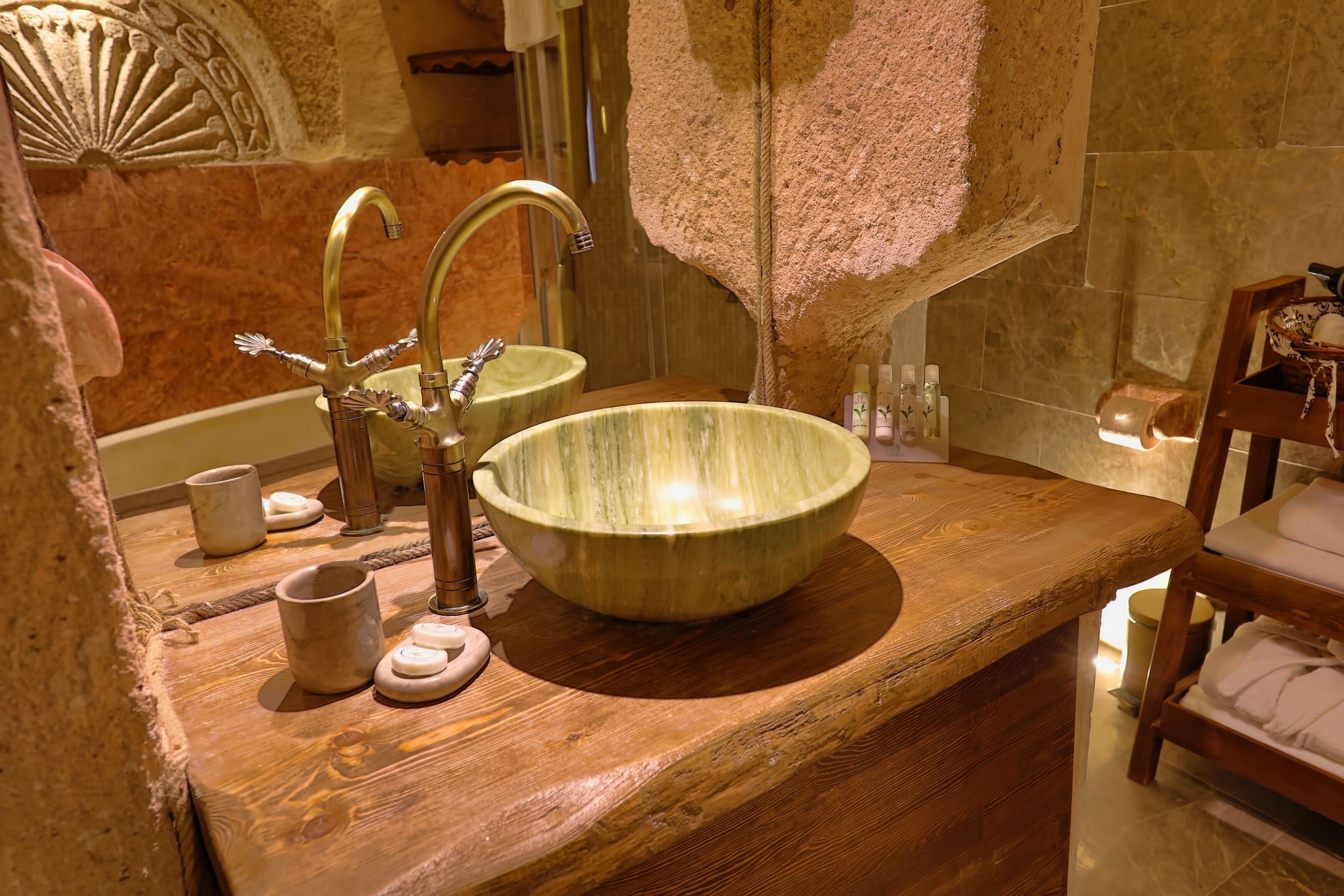 deluxe suite with chimney | bathroom sink