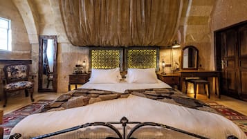 2 bedrooms, Egyptian cotton sheets, premium bedding, Select Comfort beds