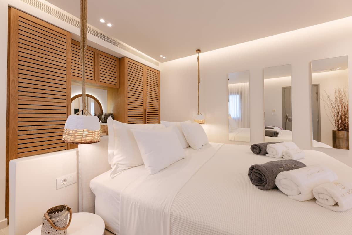 1 bedroom, minibar, in-room safe, desk
