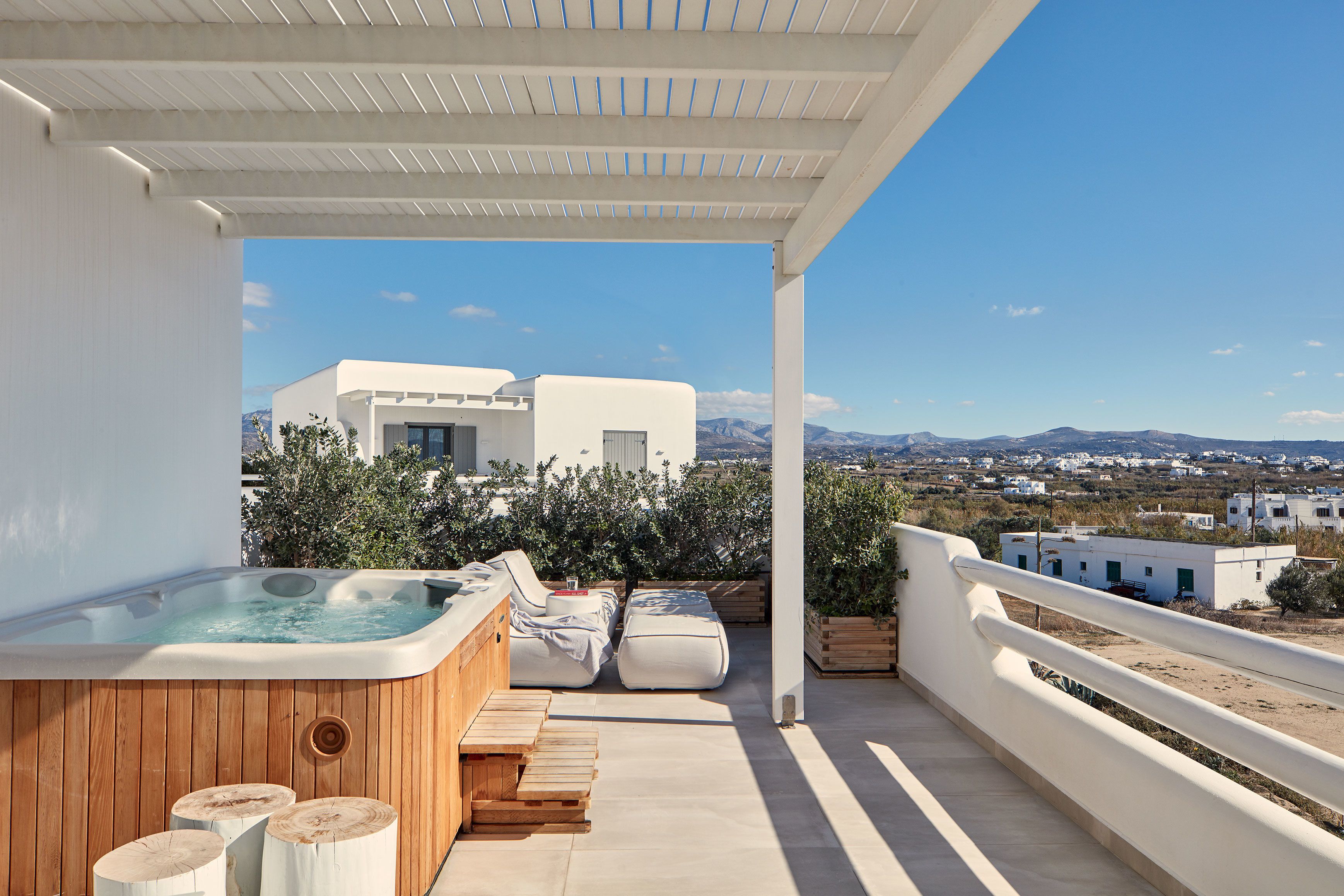 sea view suite with outdoor hot tub | 1 bedroom, minibar, in-room safe, desk