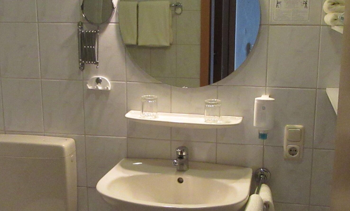 shower, rainfall showerhead, free toiletries, hair dryer