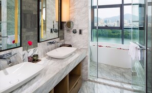 Deluxe Suite With River View  - Sanya Shuang Da International Hotel (Sanya)