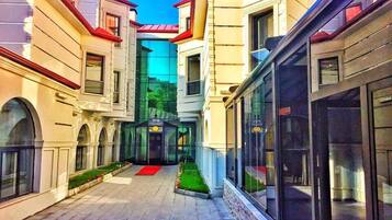 Fachada de la propiedad