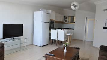 Royal Suite | In-room safe, desk, soundproofing