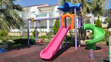 Außen-Kinderspielplatz