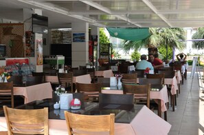 Breakfast, lunch and dinner served