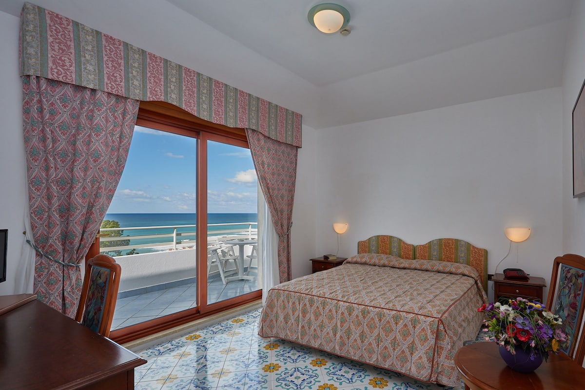 Double Room, Sea View | Pemandangan dari bilik