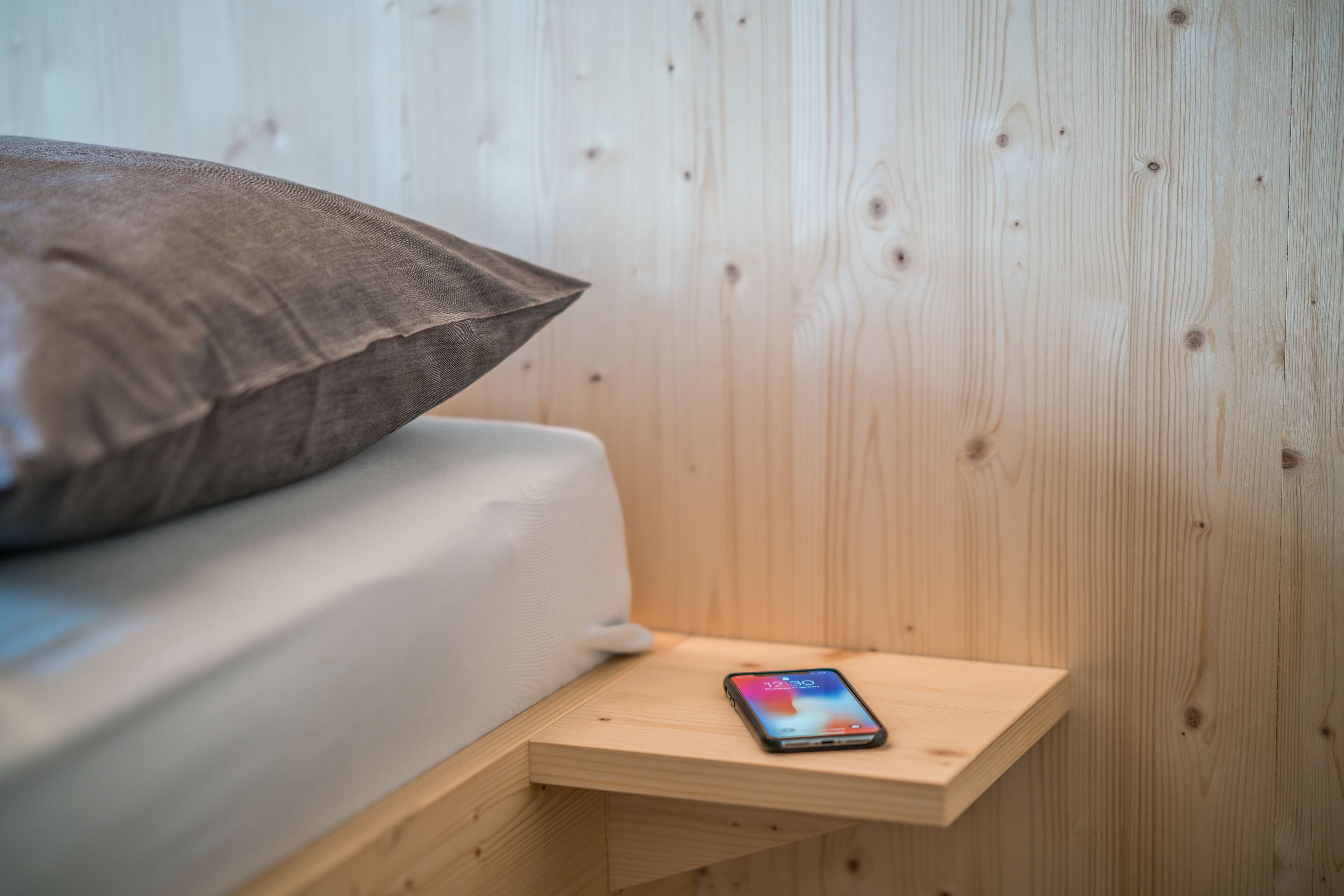 hypo-allergenic bedding, soundproofing, free wifi, bed sheets