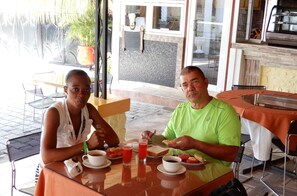 Colazione a buffet inclusa, servita tutte le mattine