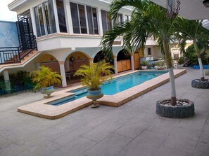 Outdoor pool - Hôtel Villa Lamarre (Saint-Marc)