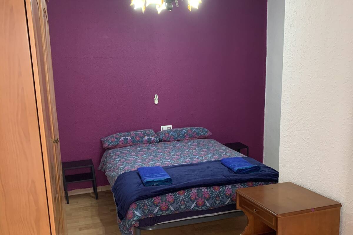 Blackout curtains, free WiFi