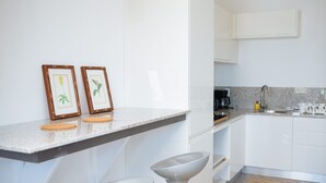 Comfort Apartment | Private kitchen | Coffee/tea maker, full-size fridge, microwave, oven - Buckley's Country Club (Buckleys Village)