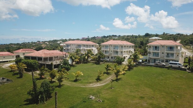 Property grounds - Buckley's Country Club (Buckleys Village)