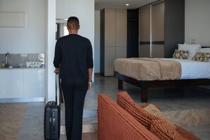 Comfort Apartment | Living area | Flat-screen TV