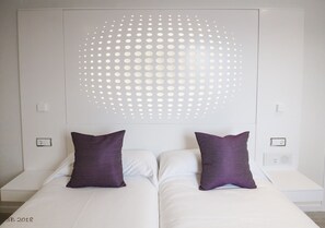 1 chambre, coffres-forts dans les chambres, bureau