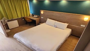 Desk, free cribs/infant beds, rollaway beds, free WiFi